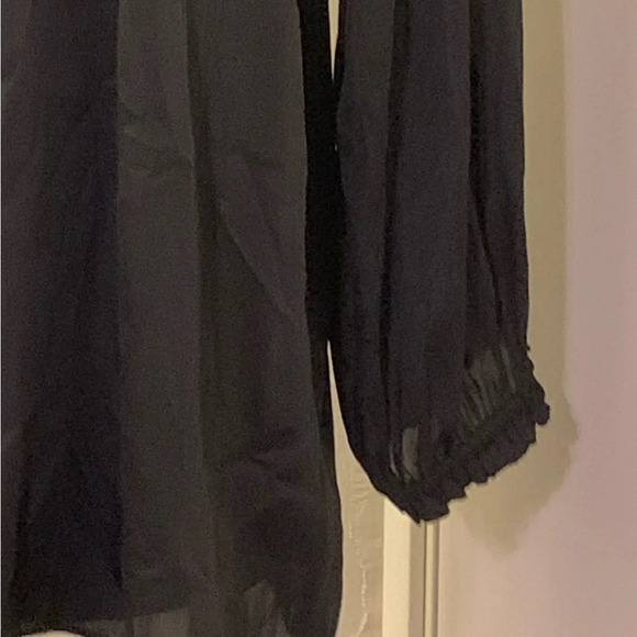 GAP Tie Front Ruffle‎ Top in Zen True Black - Picture 6 of 8